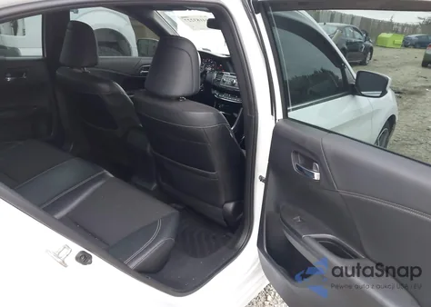 2017 Honda Accord Sport z USA, uszkodzony, nr VIN 1HGCR2F56HA009617